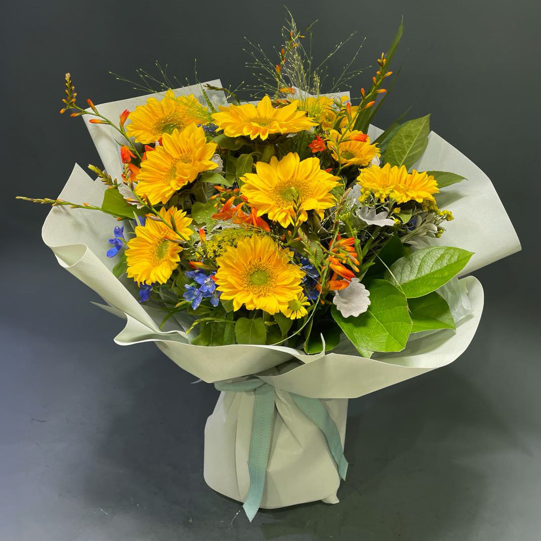Graduation Bouquet "Golden Future"